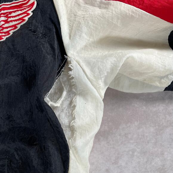 READ 80’s Swinsgter NHL Detroit Red Wings Hockey Full Zip Puffer Jacket - Picture 3 of 6